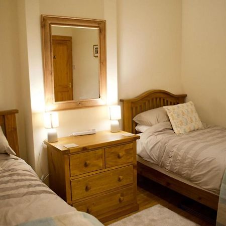 Newly Refurbed Home With Free Parking 爱丁堡 外观 照片