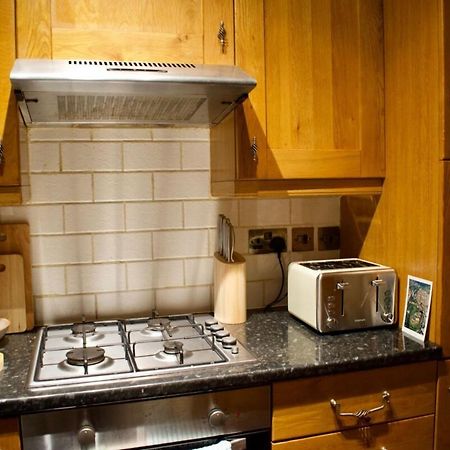 Newly Refurbed Home With Free Parking 爱丁堡 外观 照片