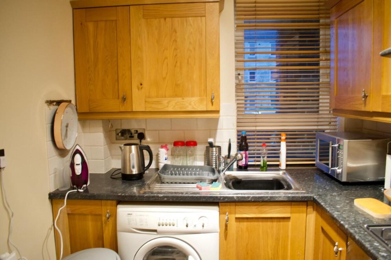 Newly Refurbed Home With Free Parking 爱丁堡 外观 照片